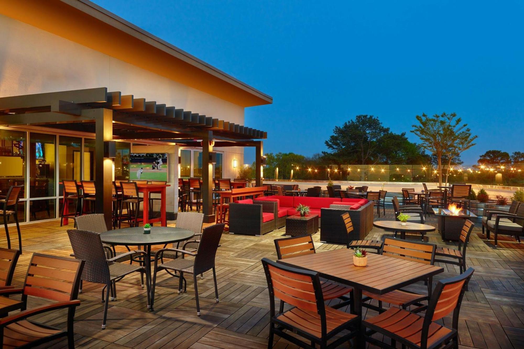 Courtyard By Marriott Atlanta Dunwoody Exterior foto